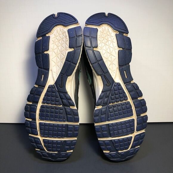 Womens NIKE Revolution 2 Black Running Shoes / Size 9 - Picture 8 of 9